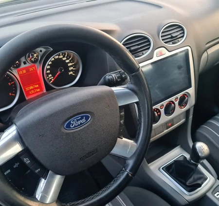 Ford Focus cena 9700 przebieg: 315000, rok produkcji 2009 z Legnica małe 326